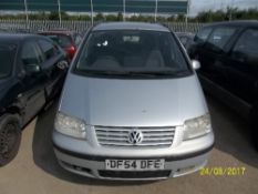 Volkswagen Sharan SE TDI 130 MPV - DF54 DFE Date of registration: 22.12.2004 1896cc, diesel, manual,