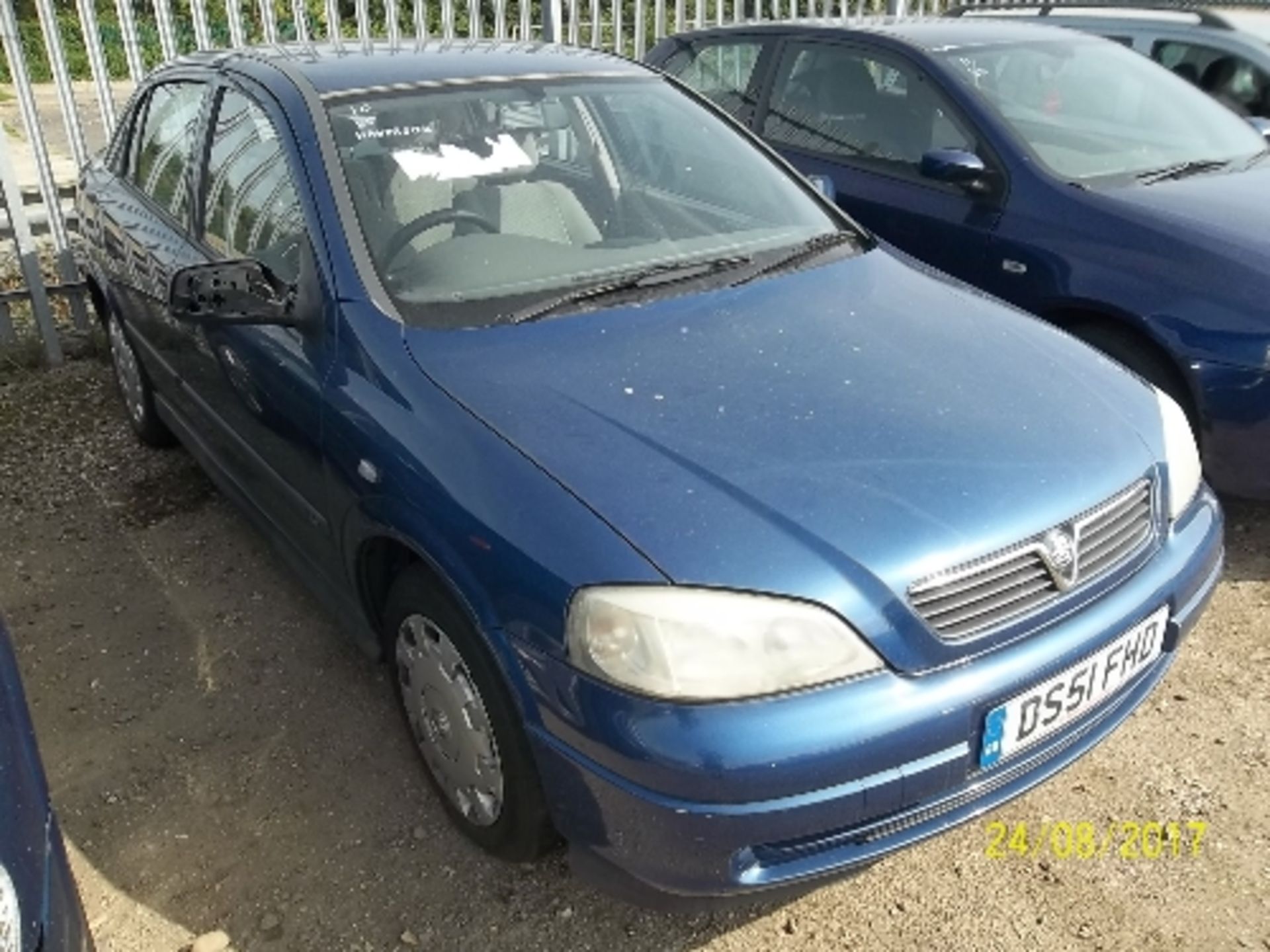 Vauxhall Astra LS 8V - DS51 FHD Date of registration: 31.01.2002 1598cc, petrol, manual, blue - Image 2 of 4