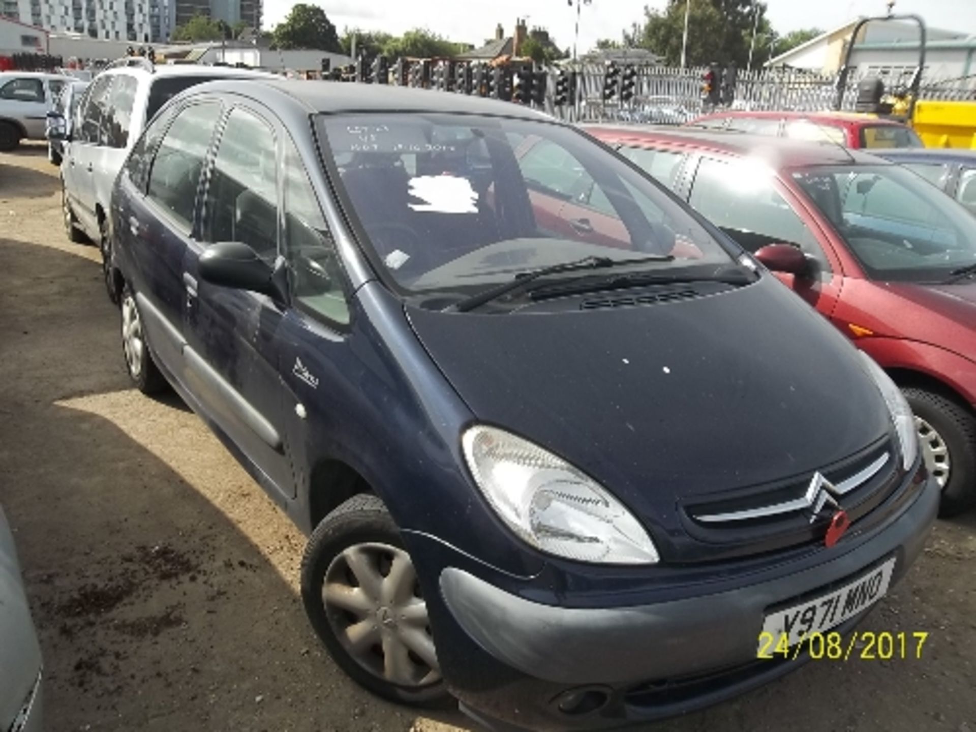 Citroen Xsara Picasso SX HDI Estate - Y971 MNO Date of registration: 19.06.2001 1997cc, diesel, - Image 2 of 4