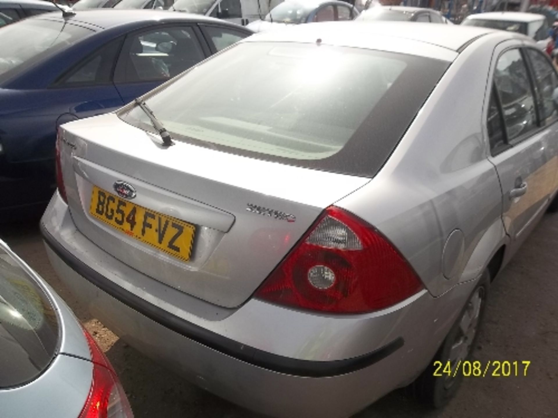 Ford Mondeo Zetec - BG54 FVZ Date of registration: 15.12.2004 1999cc, petrol, 4 speed auto, silver - Image 3 of 4