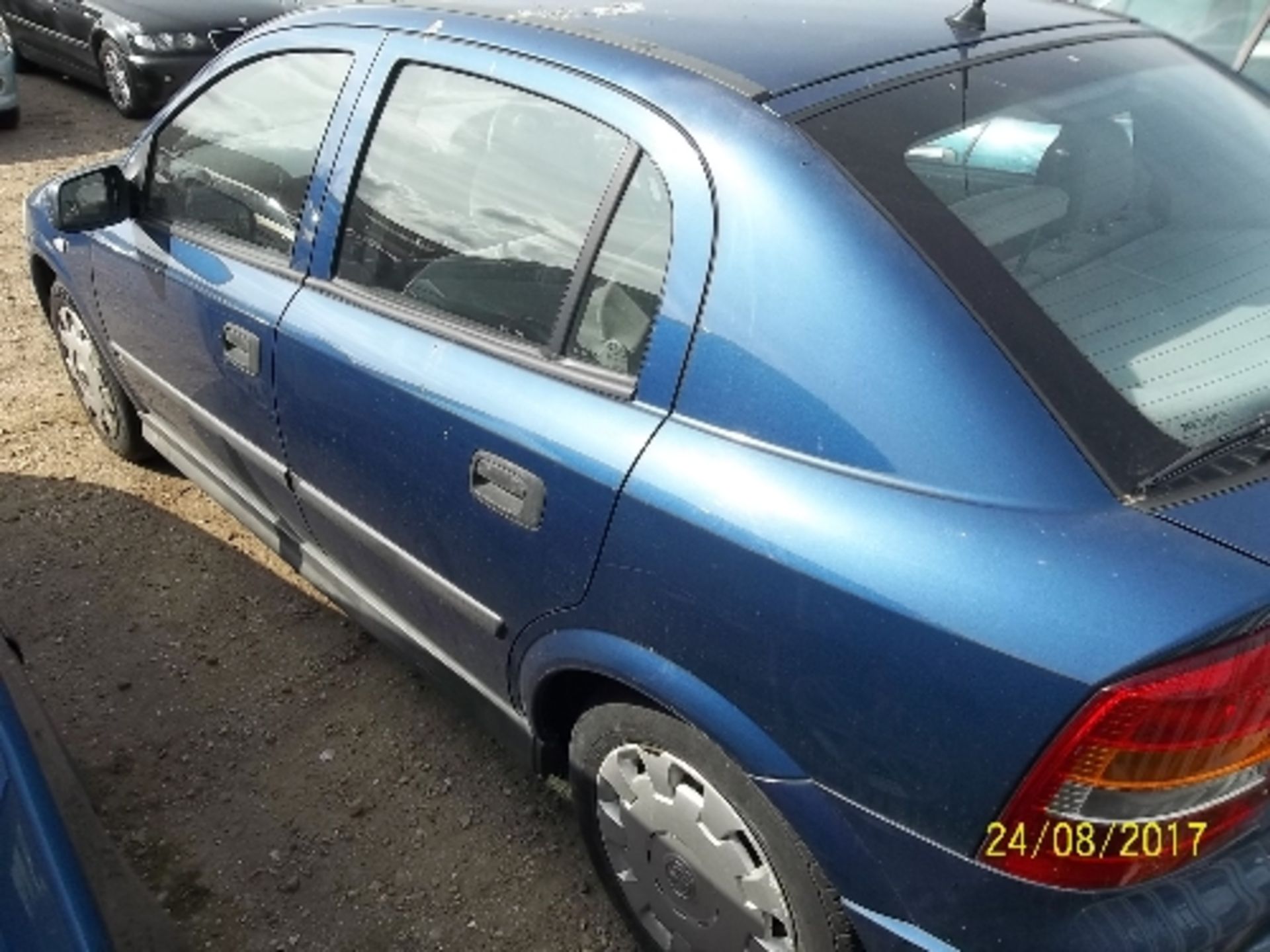 Vauxhall Astra LS 8V - DS51 FHD Date of registration: 31.01.2002 1598cc, petrol, manual, blue - Image 4 of 4