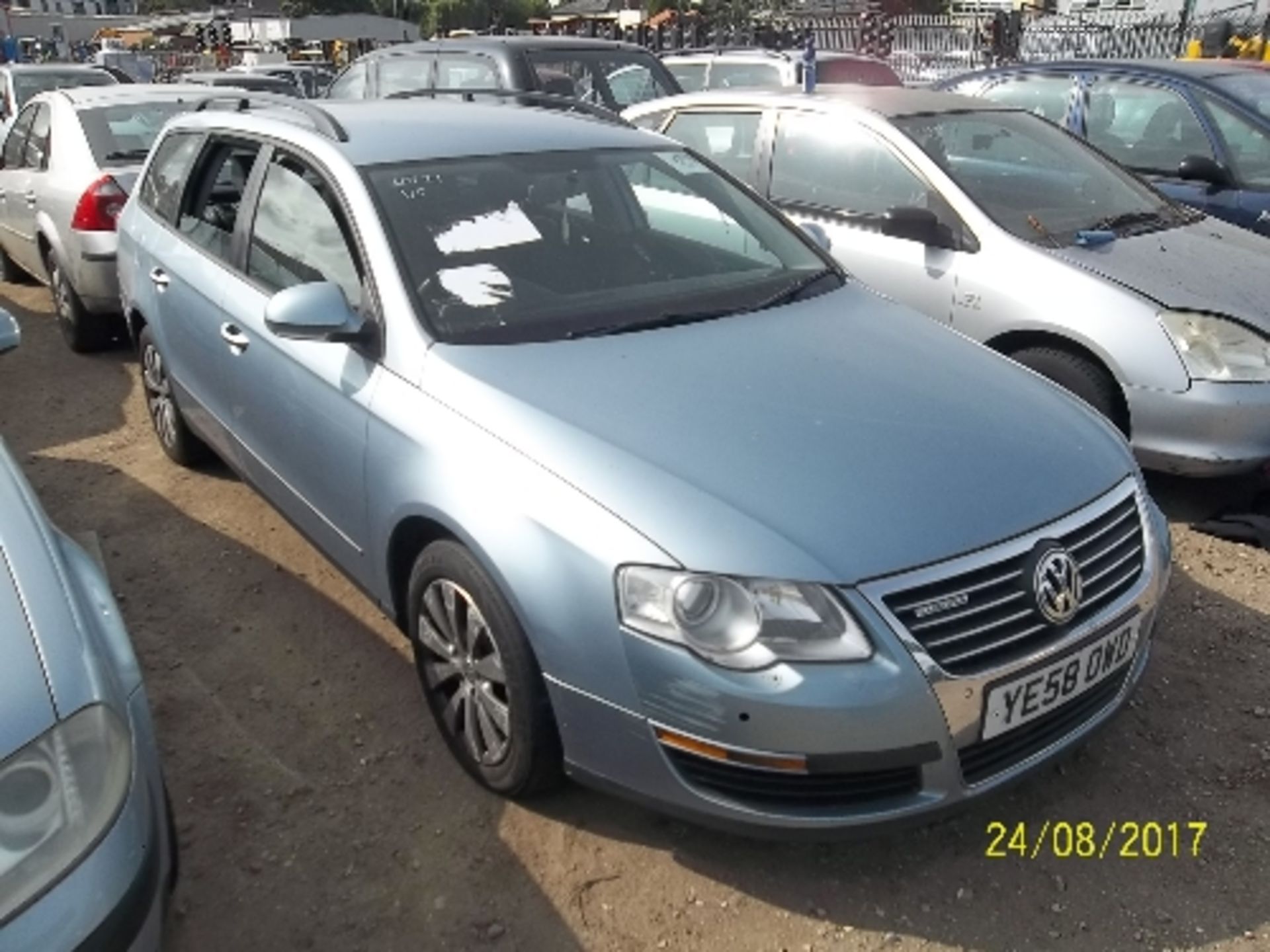 Volkswagen Passat Bluemotion TDI 105 Estate - YE58 OWD Date of registration: 13.01.2009 1968cc, - Image 2 of 4