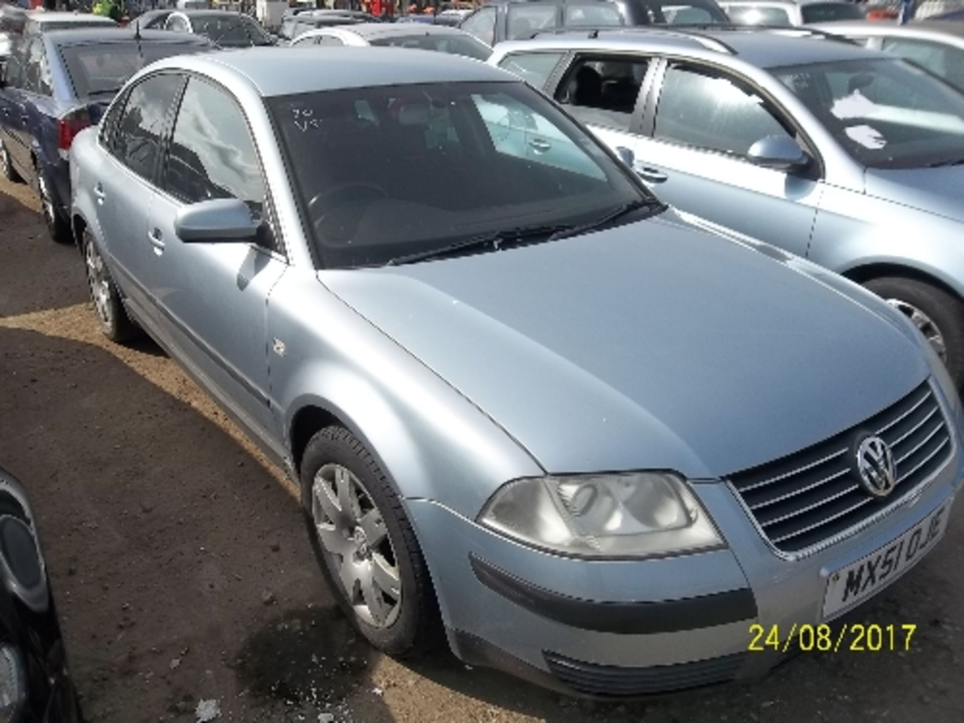 Volkswagen Passat Sport - MX51 OJE Date of registration: 27.09.2001 1984cc, petrol, manual, blue - Image 2 of 4