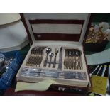 Solingen 12 place setting canteen of stainless steel & 22ct gold plated cutlery in fitted case