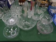 Approx 30 pieces of various glass ware; vases & bowls