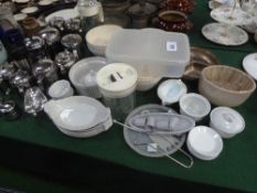 Qty of kitchen ware including stainless steel