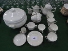 Qty of white chinaware