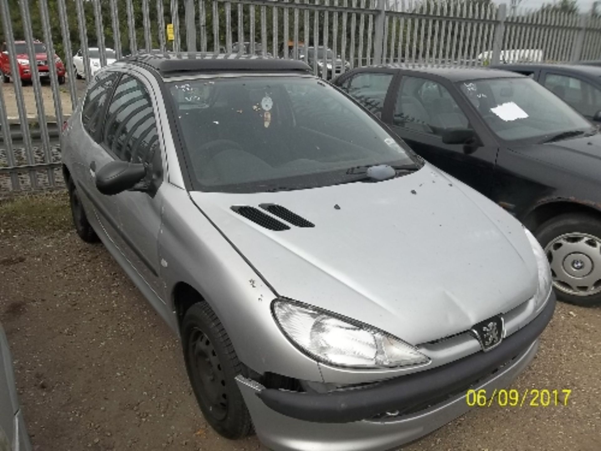 Peugeot 206 XS - X424 NNK Date of registration: 01.09.2000 1587cc, petrol, manual, silver Odometer - Image 2 of 4