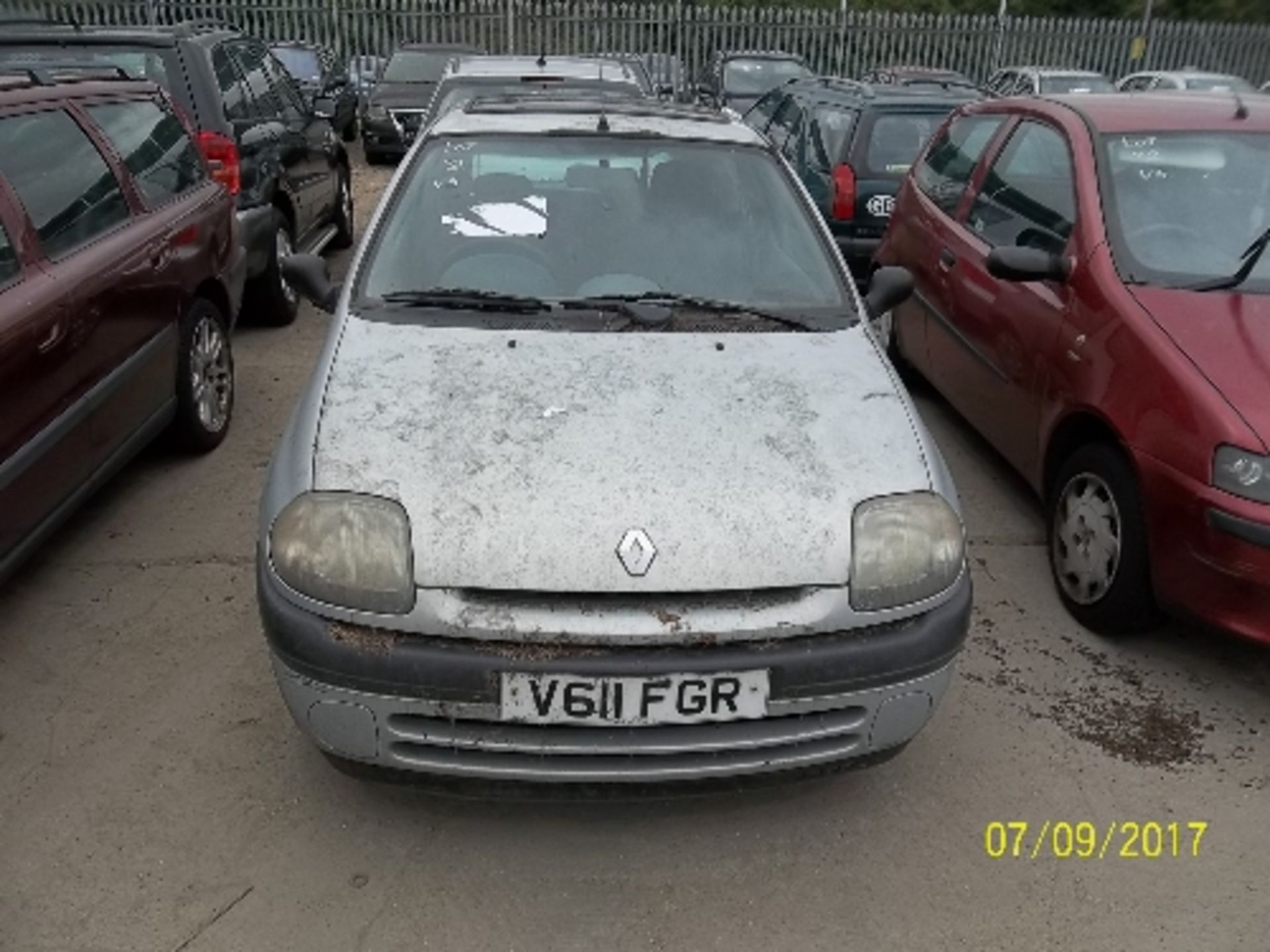 Renault Clio RN - V611 FGR Date of registration: 28.09.1999 1149cc, petrol, manual, grey Odometer