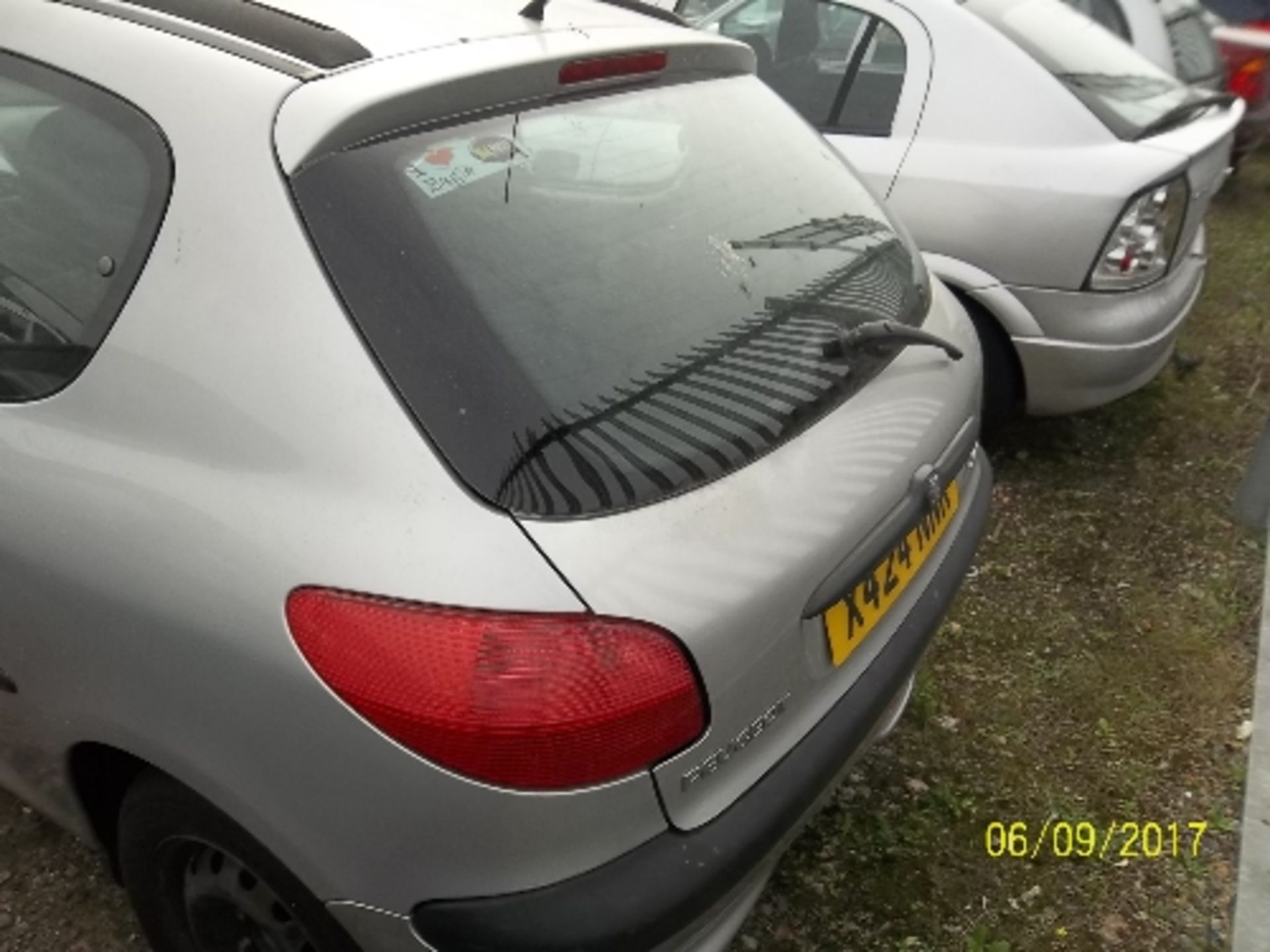 Peugeot 206 XS - X424 NNK Date of registration: 01.09.2000 1587cc, petrol, manual, silver Odometer - Image 3 of 4