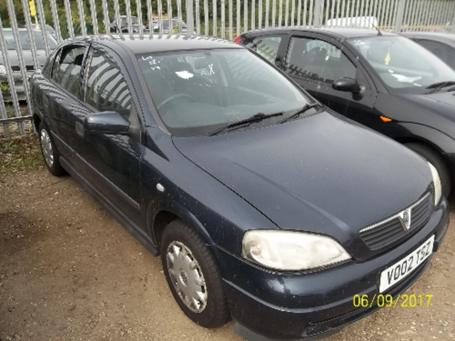 Vauxhall Astra Envoy 8V - VO02 TSZ Date of registration: 03.05.2002 1598cc, petrol, 4 speed auto, - Image 2 of 4