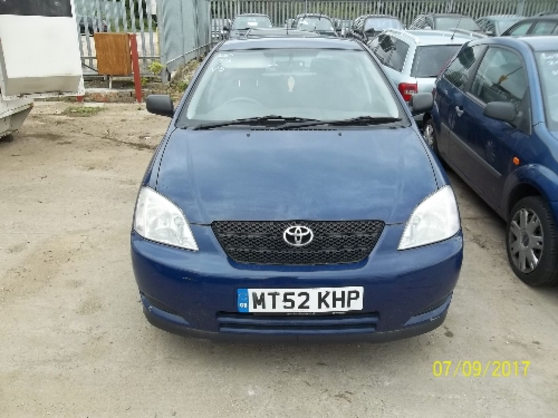 Toyota Corolla T2 VVTI - MT52 KHP Date of registration: 12.12.2002 1398cc, petrol, manual, blue