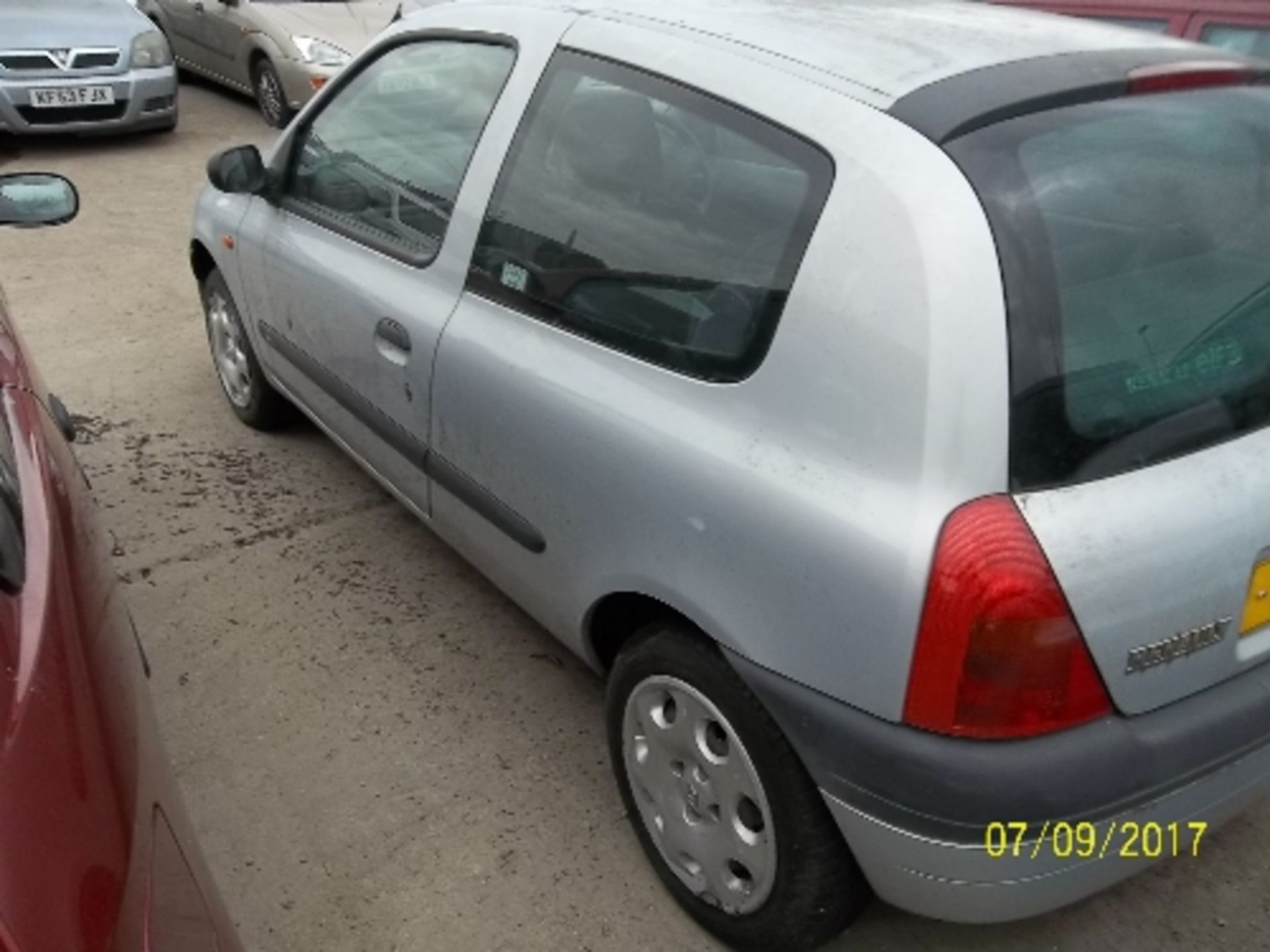 Renault Clio RN - V611 FGR Date of registration: 28.09.1999 1149cc, petrol, manual, grey Odometer - Image 4 of 4