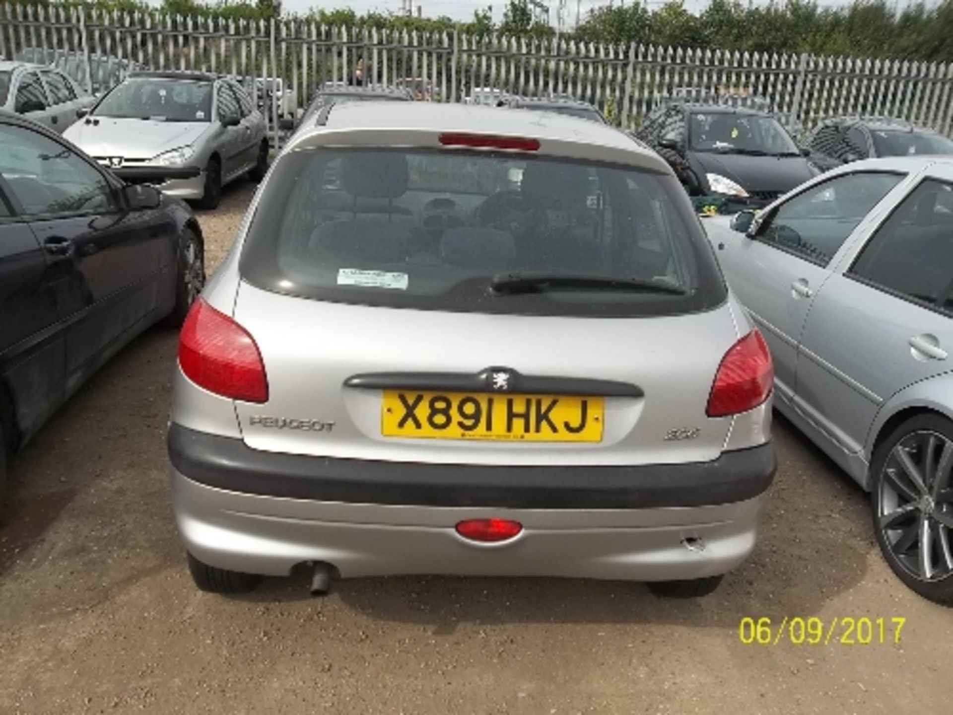 Peugeot 206 LX - X891 HKJ Date of registration: 22.09.2000 1360cc, petrol, manual, silver Odometer - Image 3 of 4