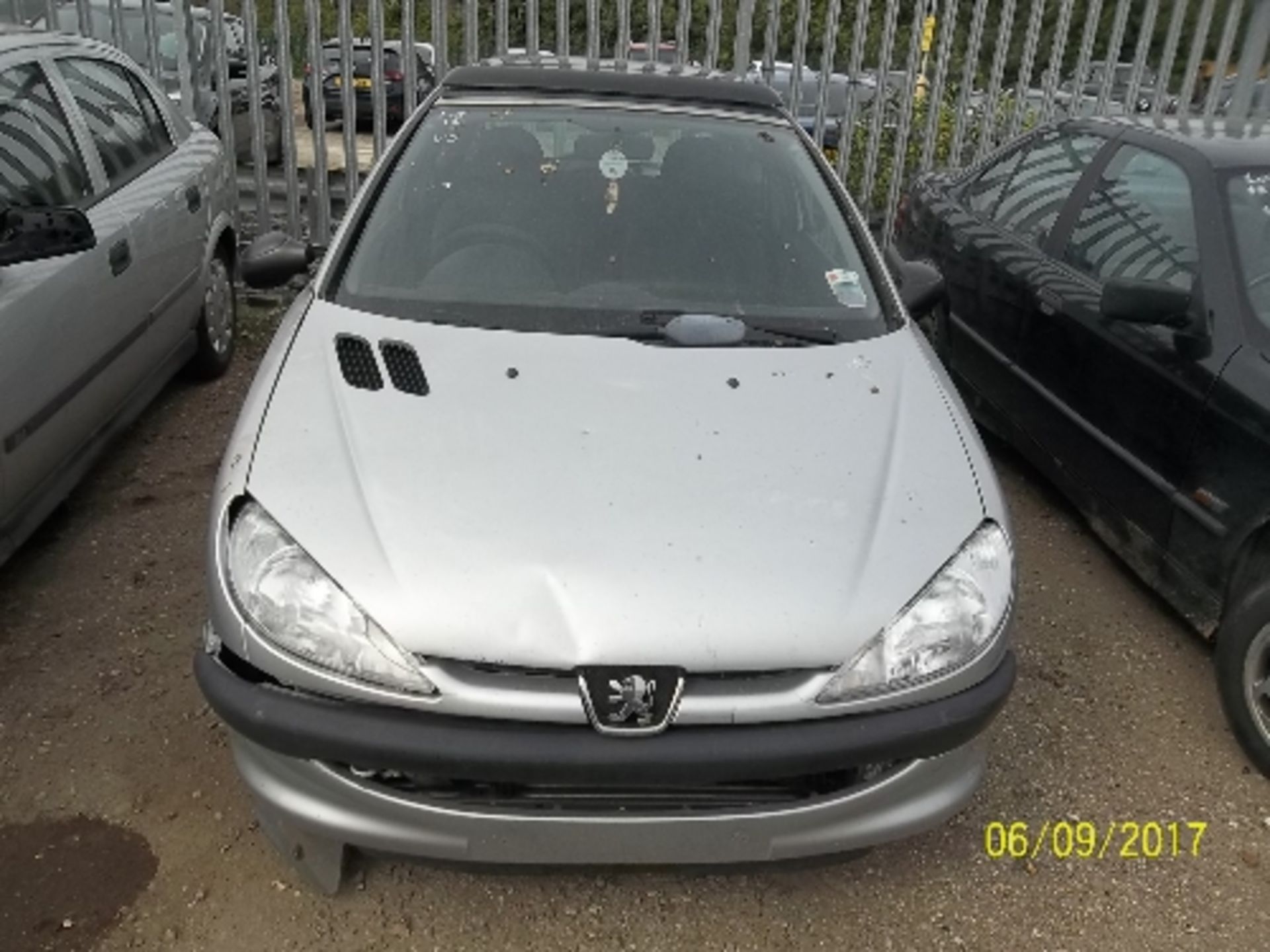 Peugeot 206 XS - X424 NNK Date of registration: 01.09.2000 1587cc, petrol, manual, silver Odometer