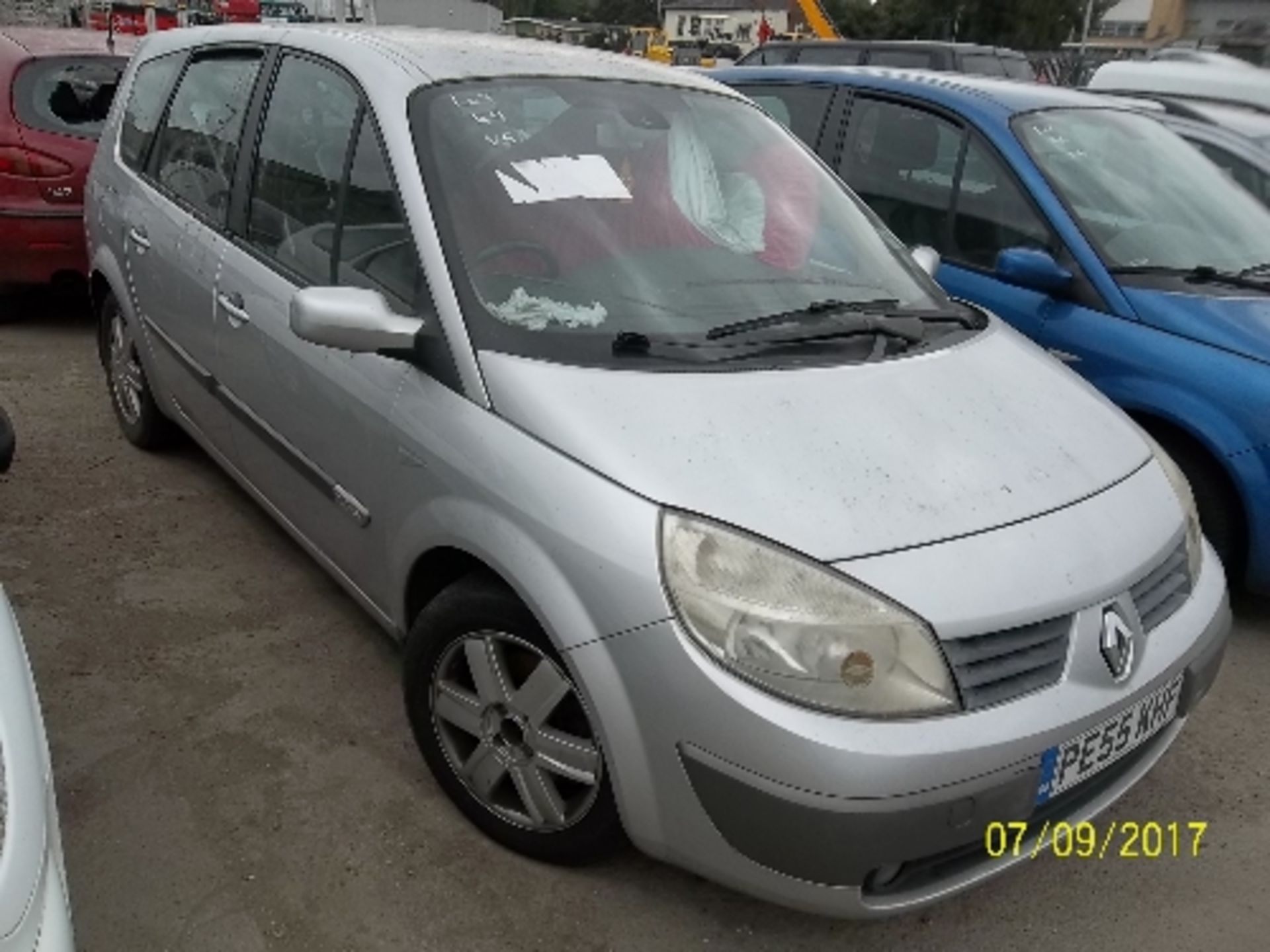 Renault G-Scenic Dynamique VVT - PE55 KHF Date of registration: 05.11.2005 1998cc, petrol, manual, - Image 2 of 4