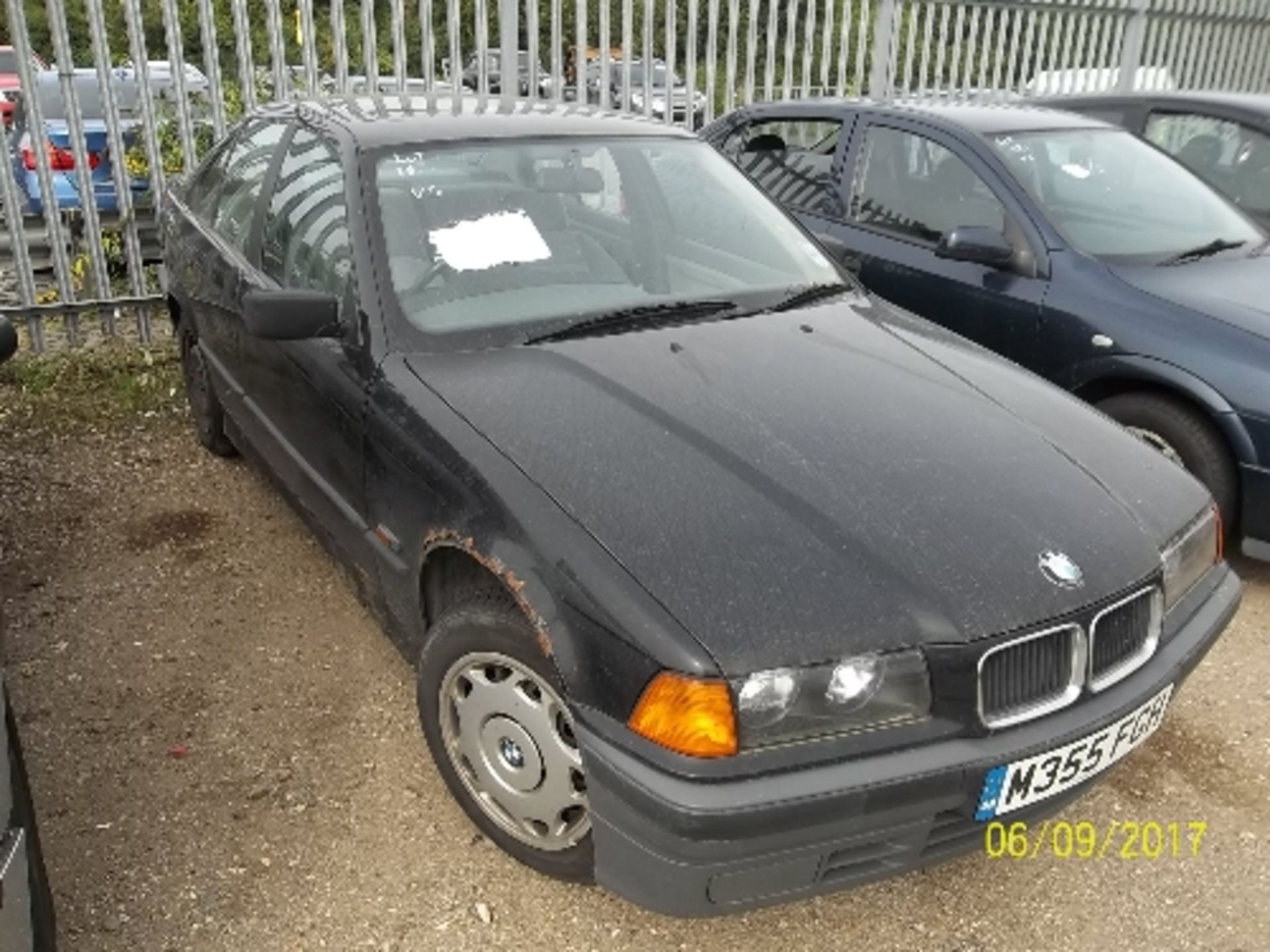 BMW 316 I - M355 FGH Date of registration: 19.06.1995 1596cc, petrol, manual, black Odometer reading - Image 2 of 4