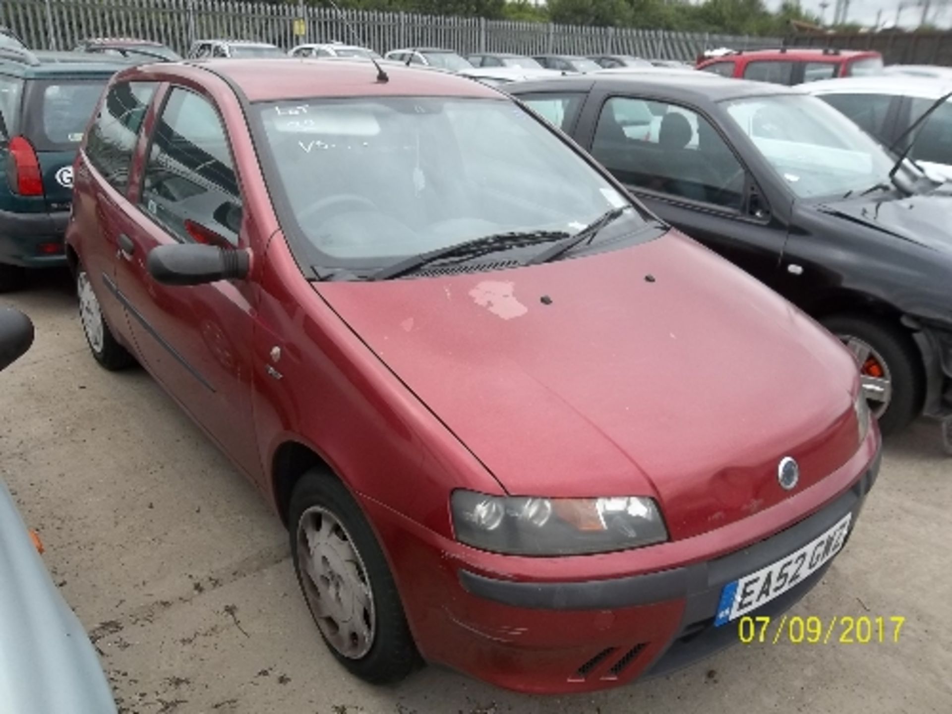 Fiat Punto Active Sport - EA52 GWZ Date of registration: 31.10.2002 1242cc, petrol, manual, red - Image 2 of 4