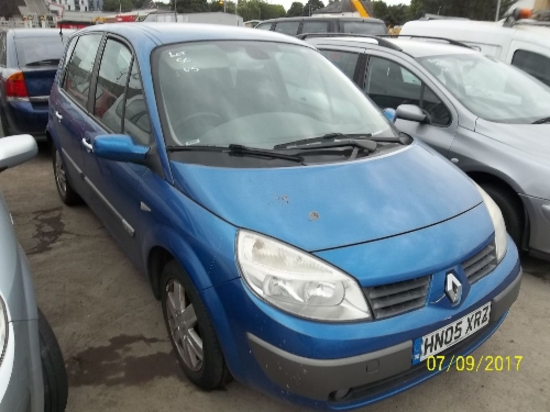 Renault Scenic Dynamique 16V - HN05 XRZ Date of registration: 29.04.2005 1598cc, petrol, manual, - Image 2 of 4