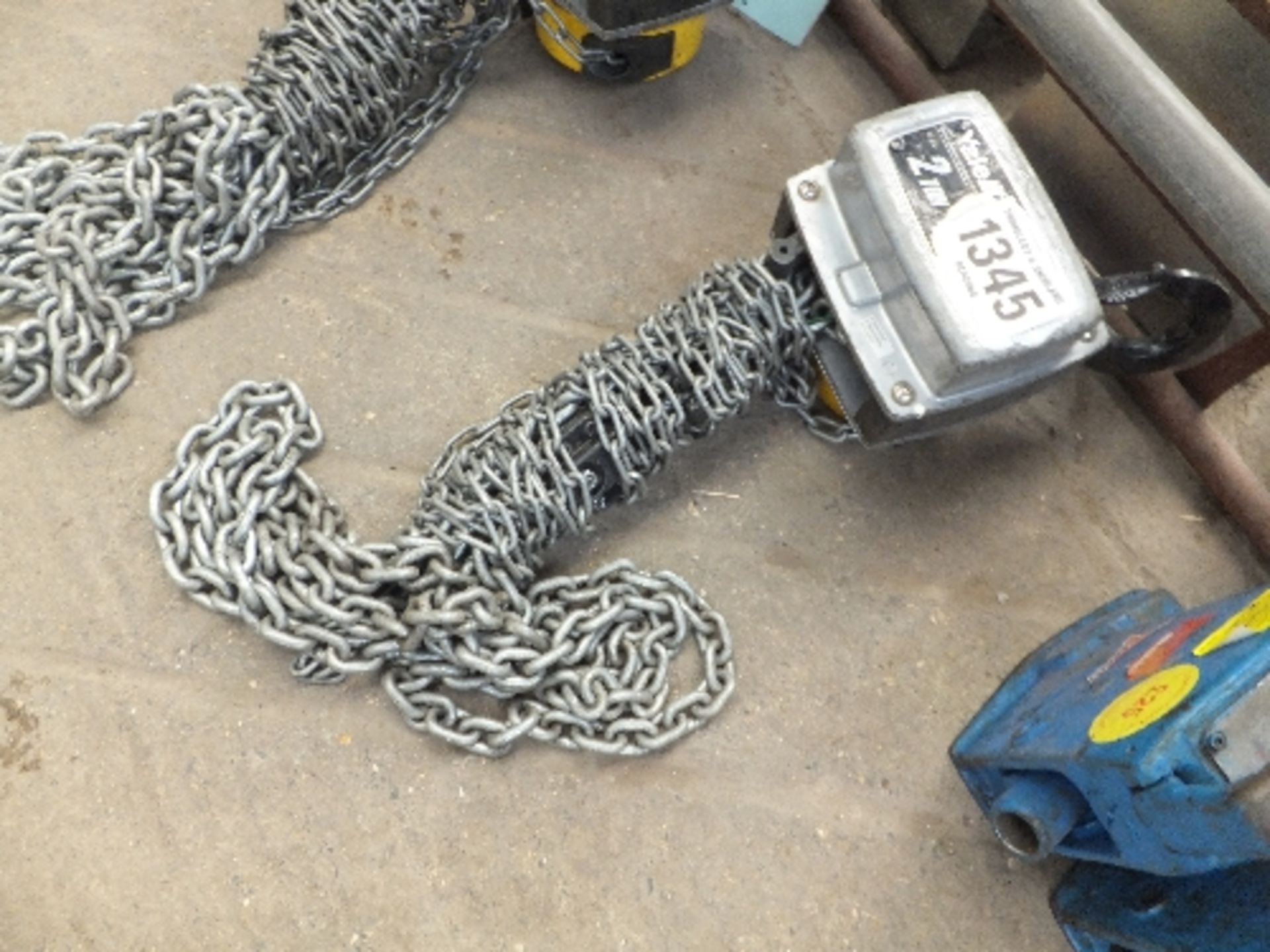 Yale 2 tonne chain hoist