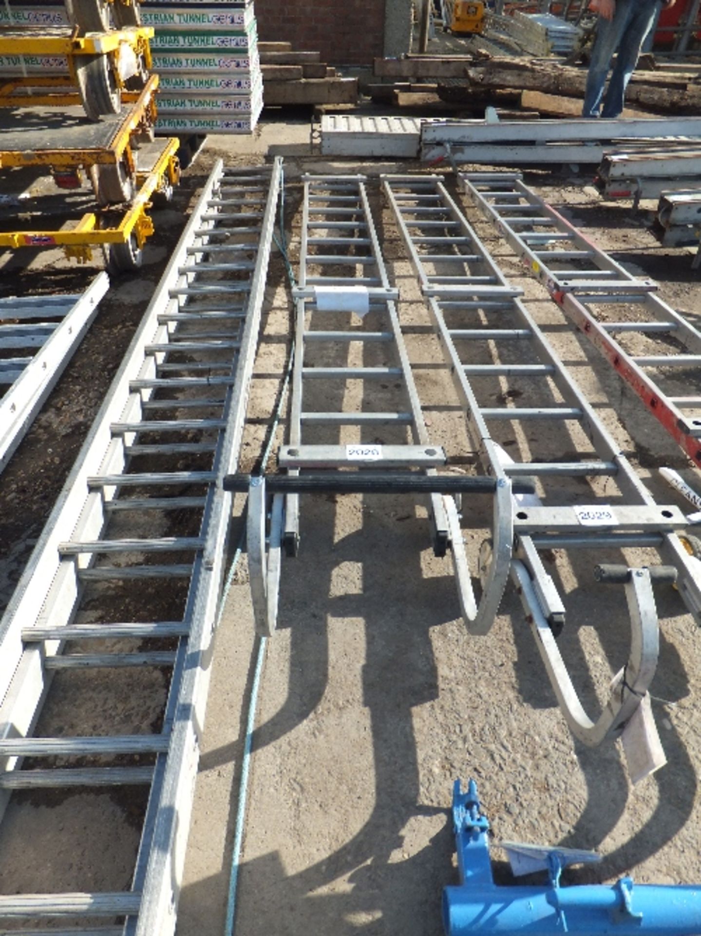 Aluminium roofing ladder