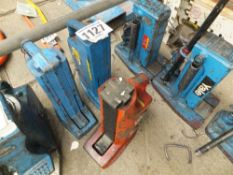 3 Magnaclaw hydraulic jacks