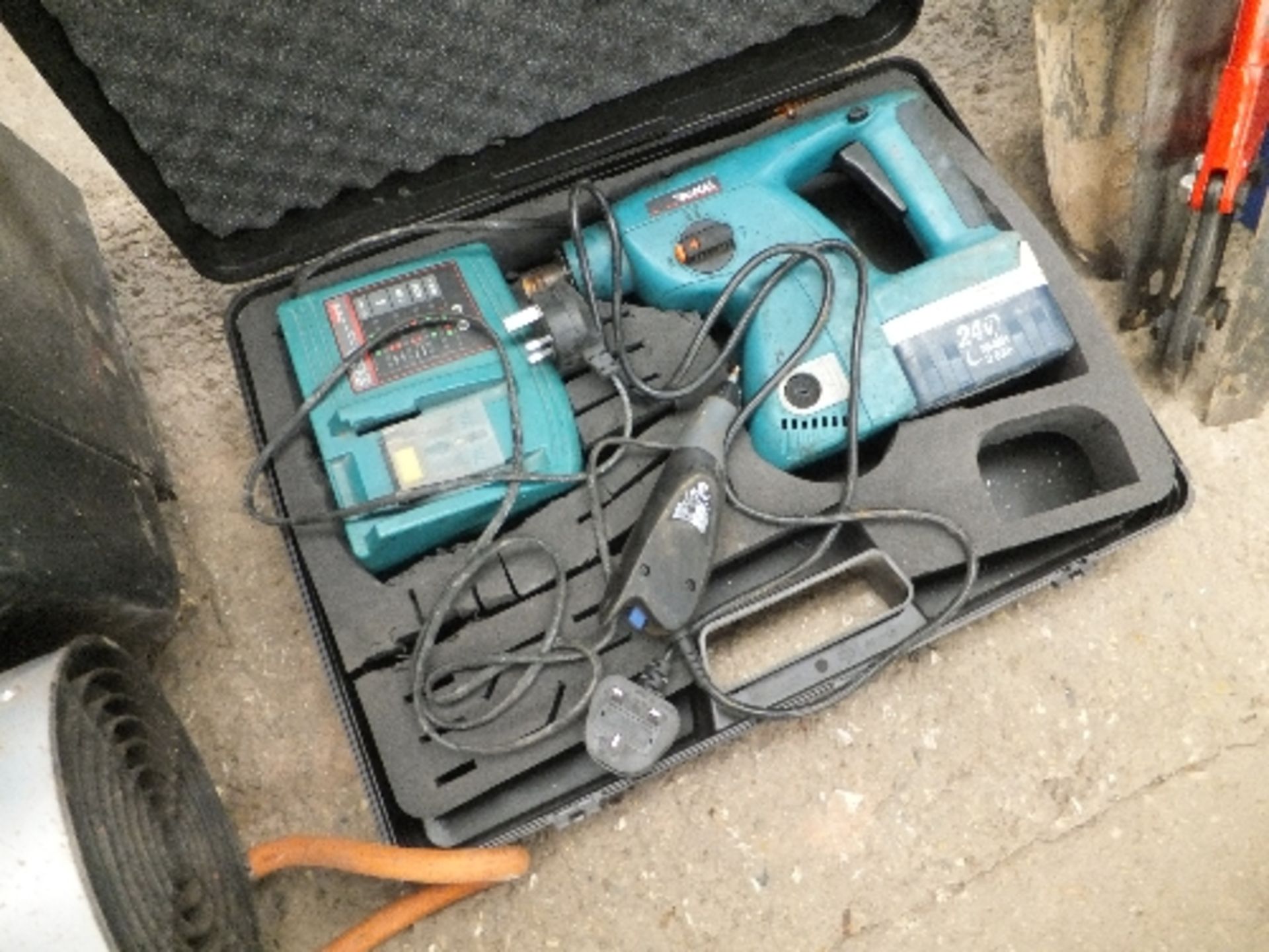 Makita BHR200 cordless drill