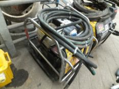 JCB Beaver hydraulic pack and hose