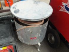 Dustbin heater