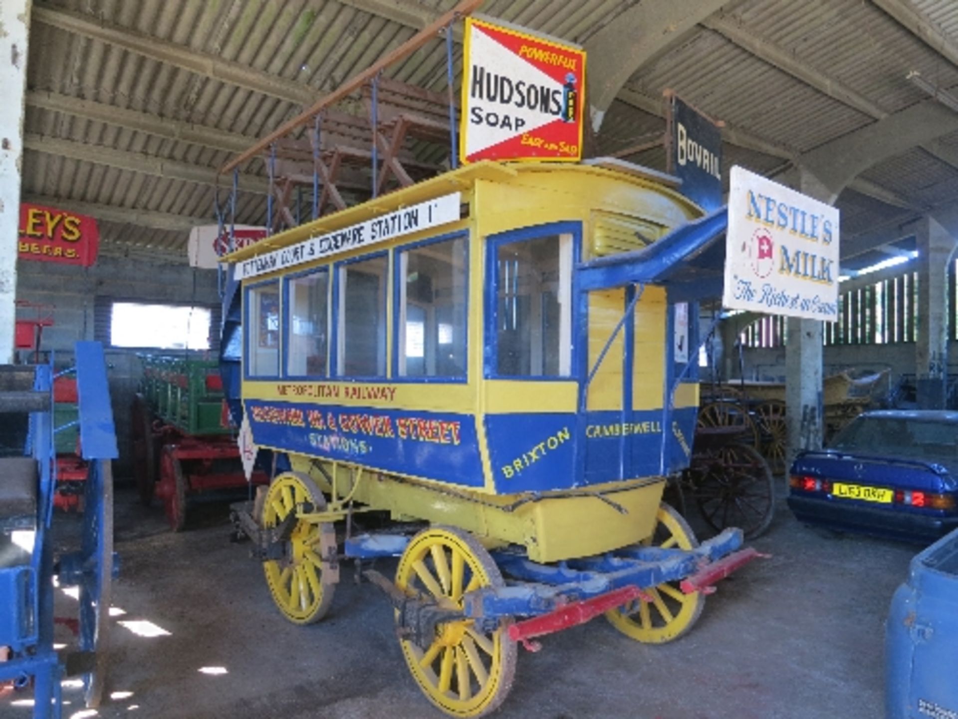 GARDEN SEAT OMNIBUS