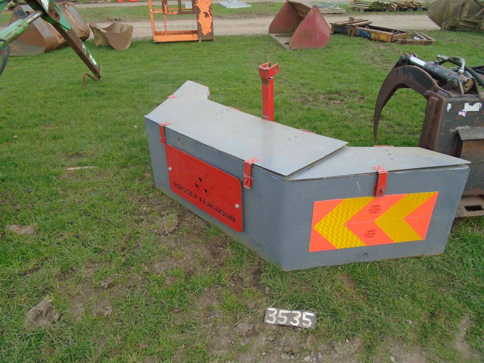 3535 Mounted front tool box