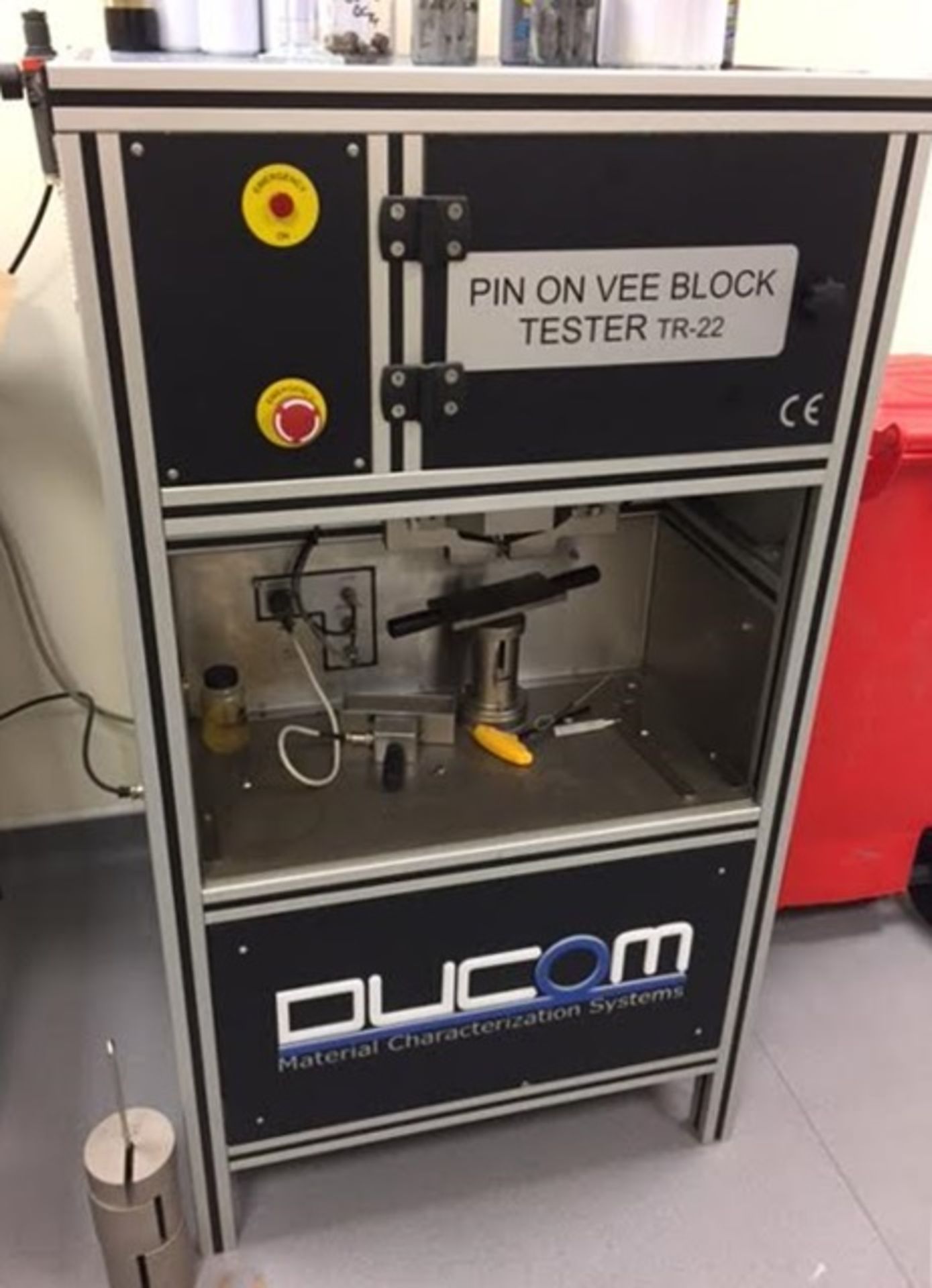 1 x Ducom TR22 Pin and Vee Block Tester - Used to Evaluate Wear Preventive and Load Carrying - Bild 10 aus 10