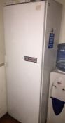 1 x Bosch Upright Freezer - CL188 - Ref 2ND72 - H194 x W66 x D60cm - Location: London W1J