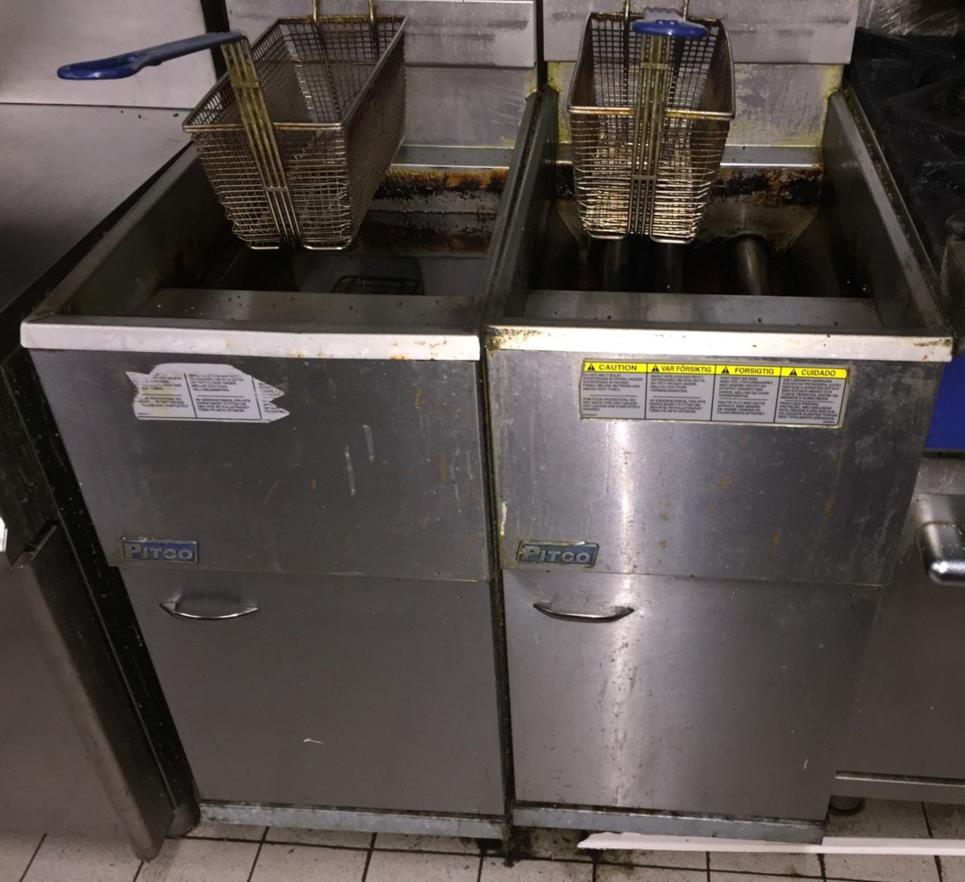 2 x Pifco 35C+ Gas Fryers With Frying Baskets - Stainless Steel - CL188 - H79 x W39 cms - Ref