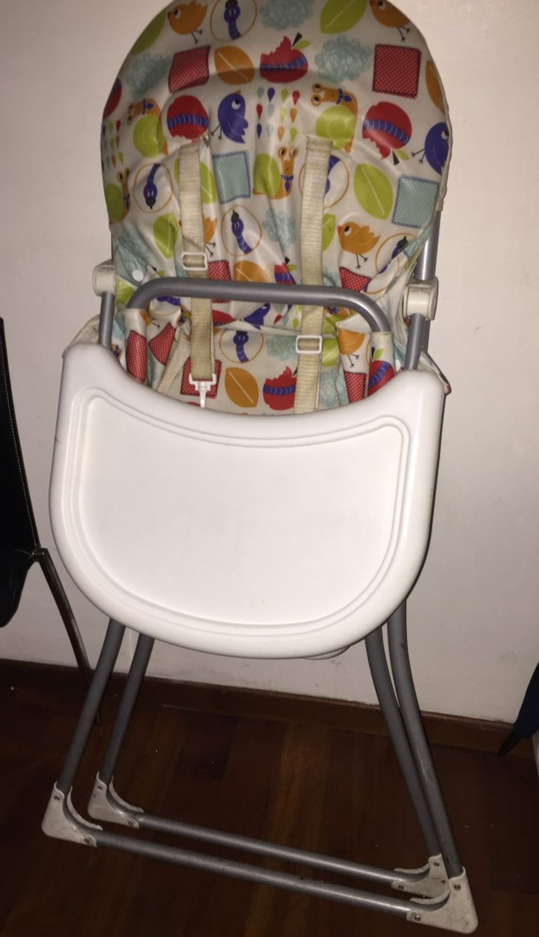 2 x Childrens High Chairs - Foldable High Chairs With Eating Trays - CL188 - Ref GF7 - Location: - Image 3 of 3
