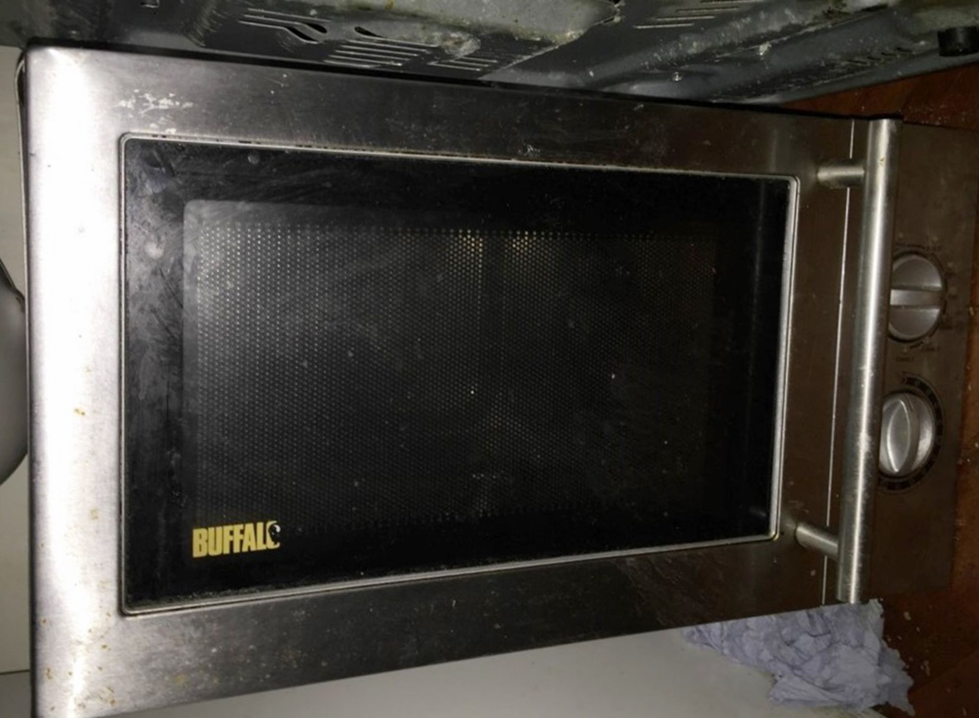 1 x Buffalo Commercial Kitchen Stainless Steel Microwave Oven - CL188 - Ref 2ND70 - Location: London