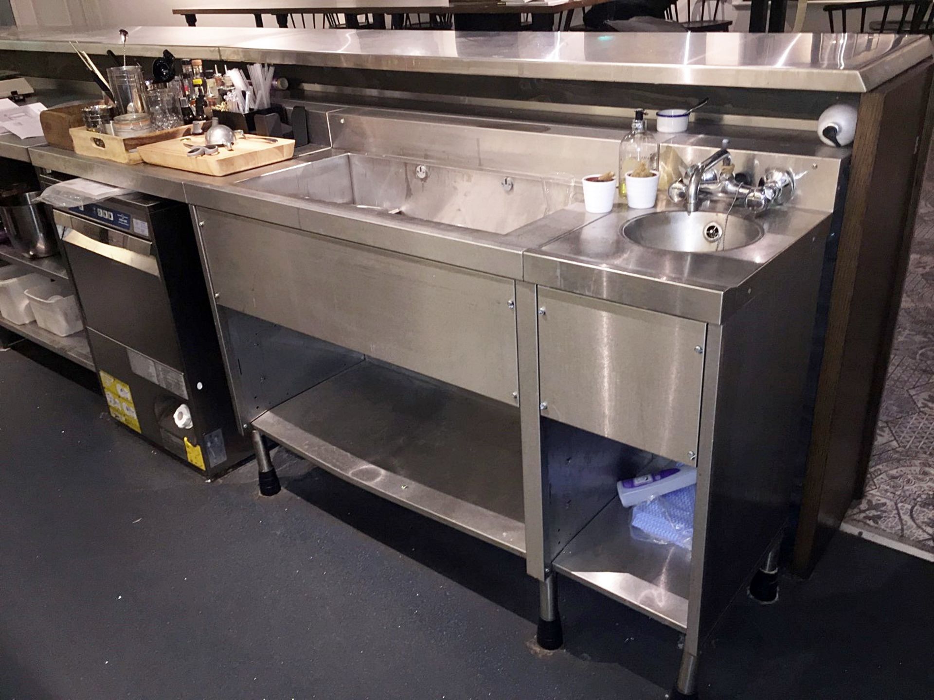 1 x Stainless Steel Commercial Wash Station Area - 251cm x 70 x H92- Dimensions: - Ref: WS/GF031 - O