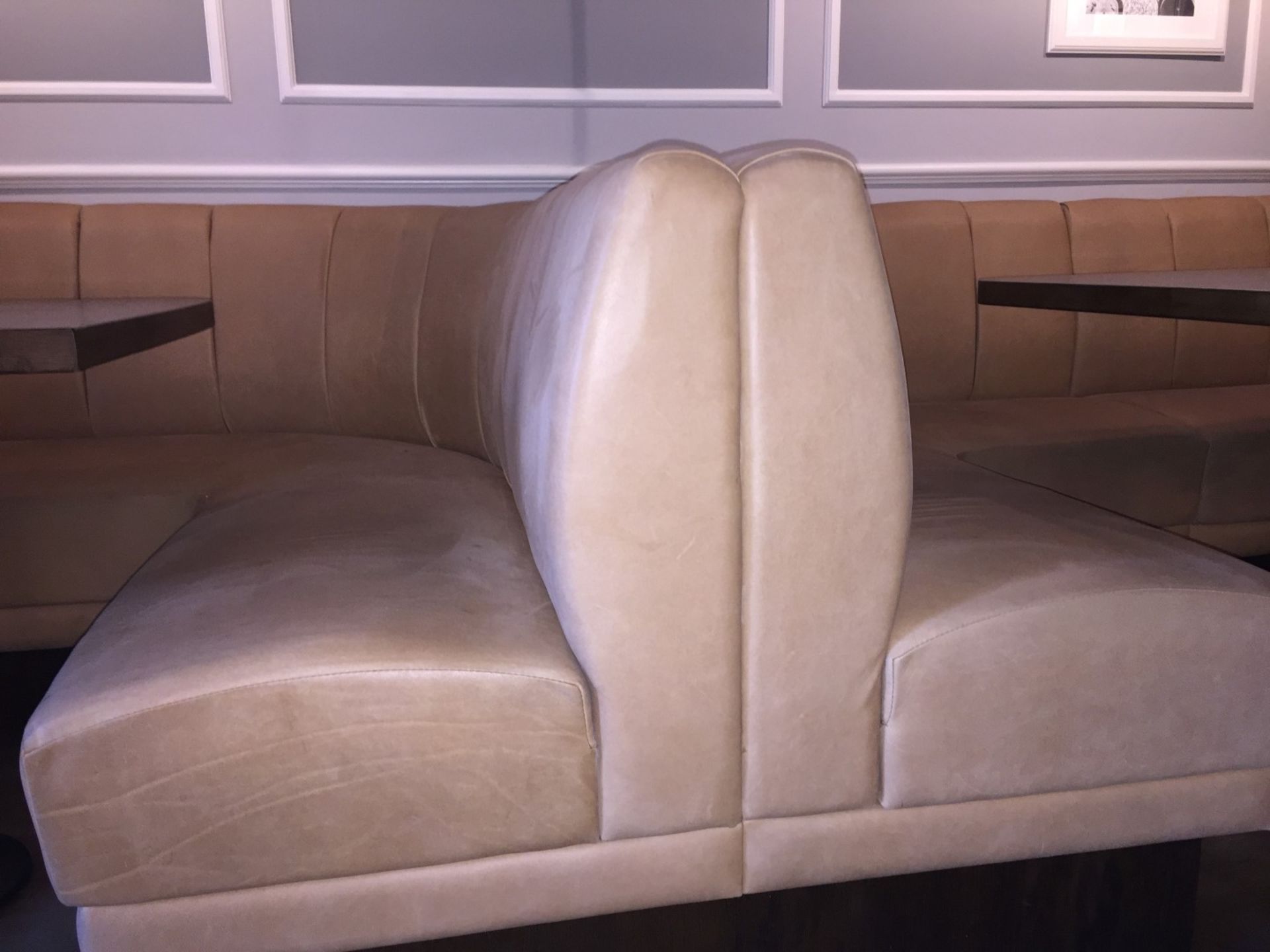 1 x Luxurious High End Curved Seating Booth - Tastefully Upholstered In Cream Leather with - Image 8 of 14