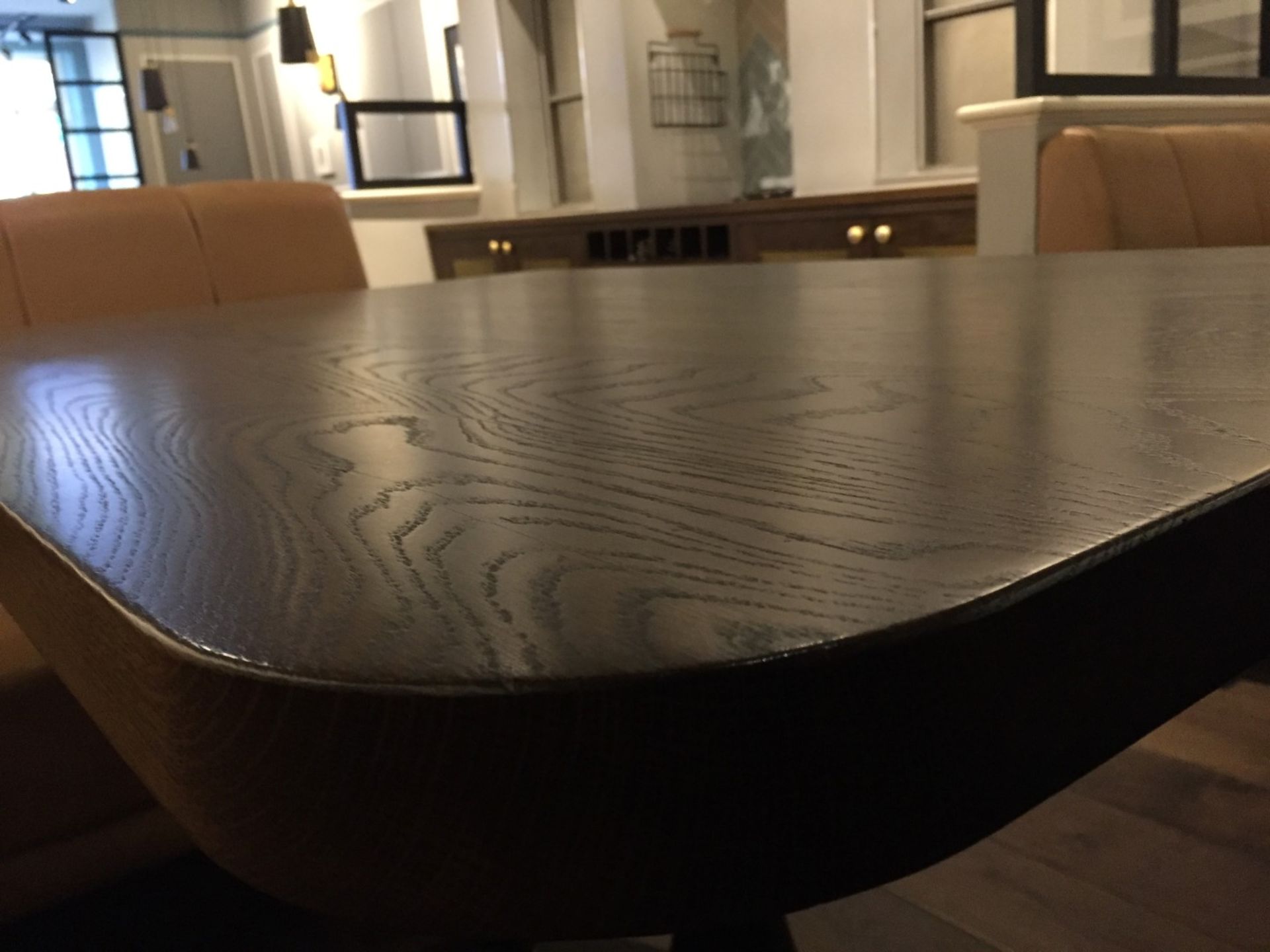 1 x Luxurious High End Shaped Restaurant Table - Features A Stunning Solid Wood Top With A - Image 4 of 10