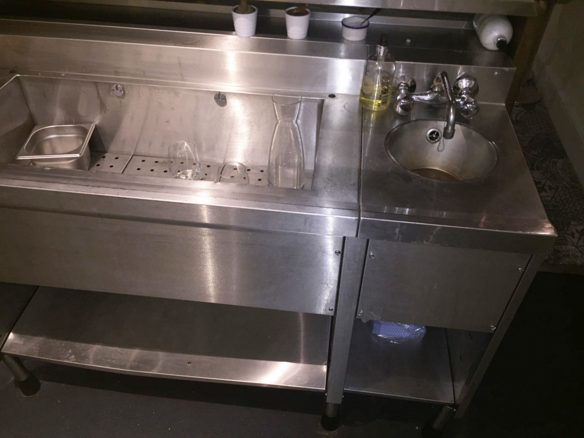 1 x Stainless Steel Commercial Wash Station Area - 251cm x 70 x H92- Dimensions: - Ref: WS/GF031 - O - Image 3 of 4