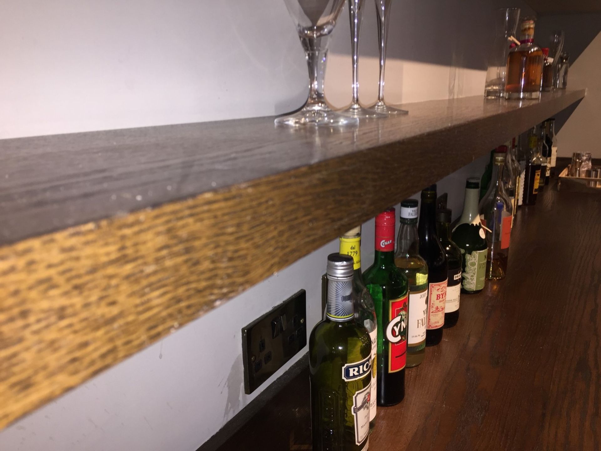 1 x Large Solid Wood Bar Shelf - Over 3 Metres Wide - Ideal For Hotels, Bars, and Restaurants - Orig - Image 3 of 6