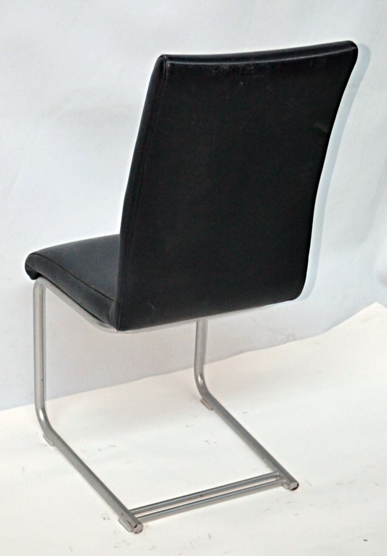 6 x Matching VENJAKOB "Let's Go" Dining Chairs - Expertly Upholstered In Black Leather With Metal Ca - Bild 4 aus 9