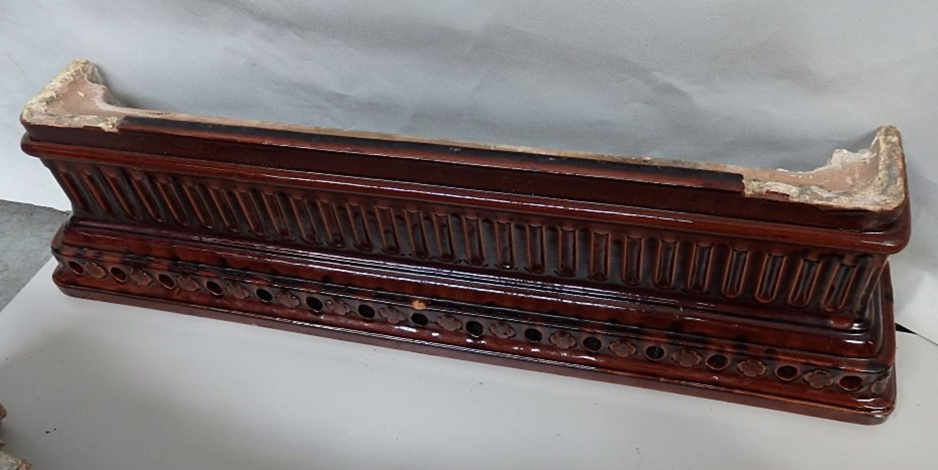 1 x Vintage Ceramic Fire Surround - 90cm Wide - Recently Removed From An Upmarket Bar Environment - - Image 7 of 16