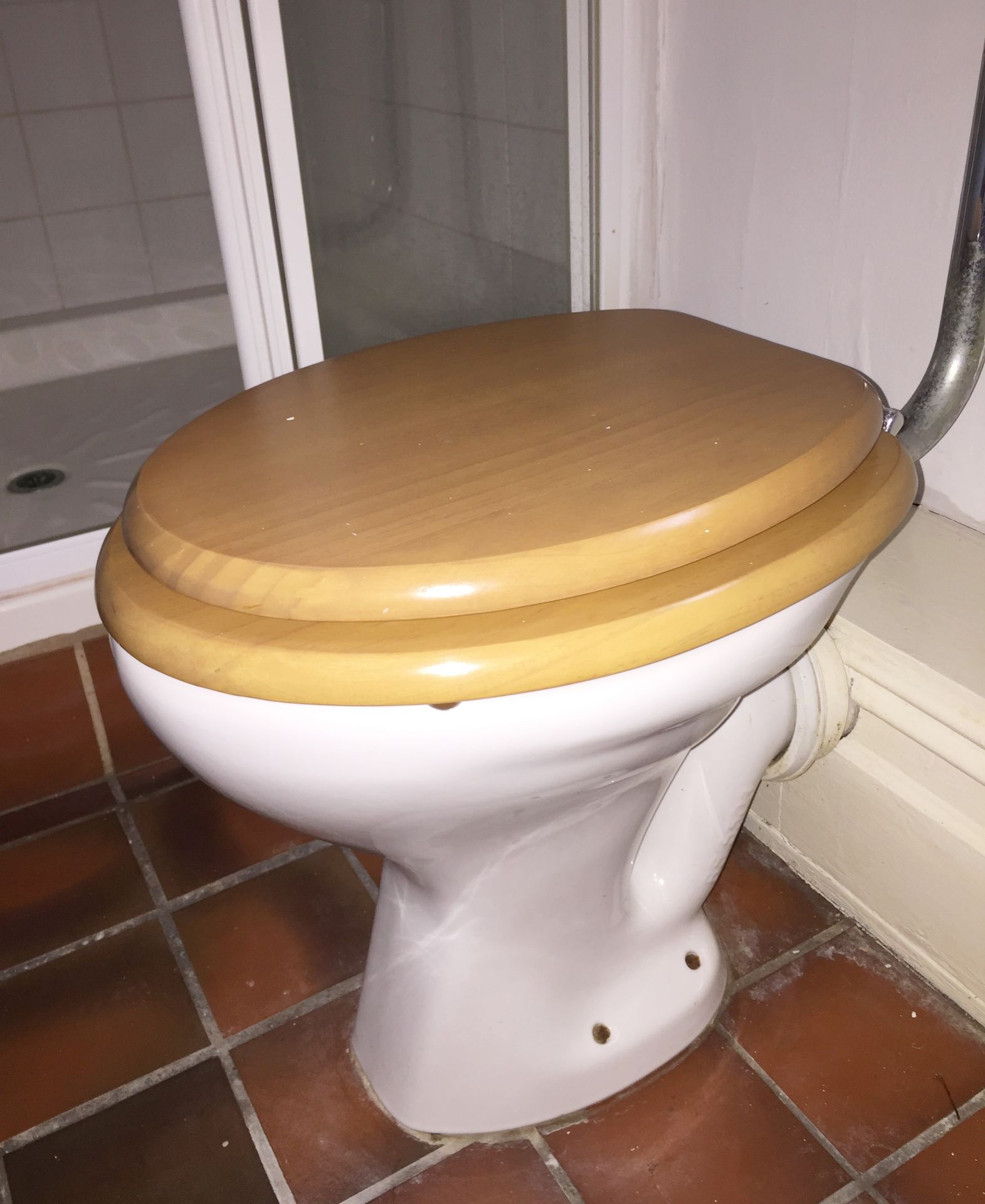 1 x Victorian-Style High Level Cistern W/C Approx 2 Metres From Floor - Preowned In Good Condition - - Image 2 of 7