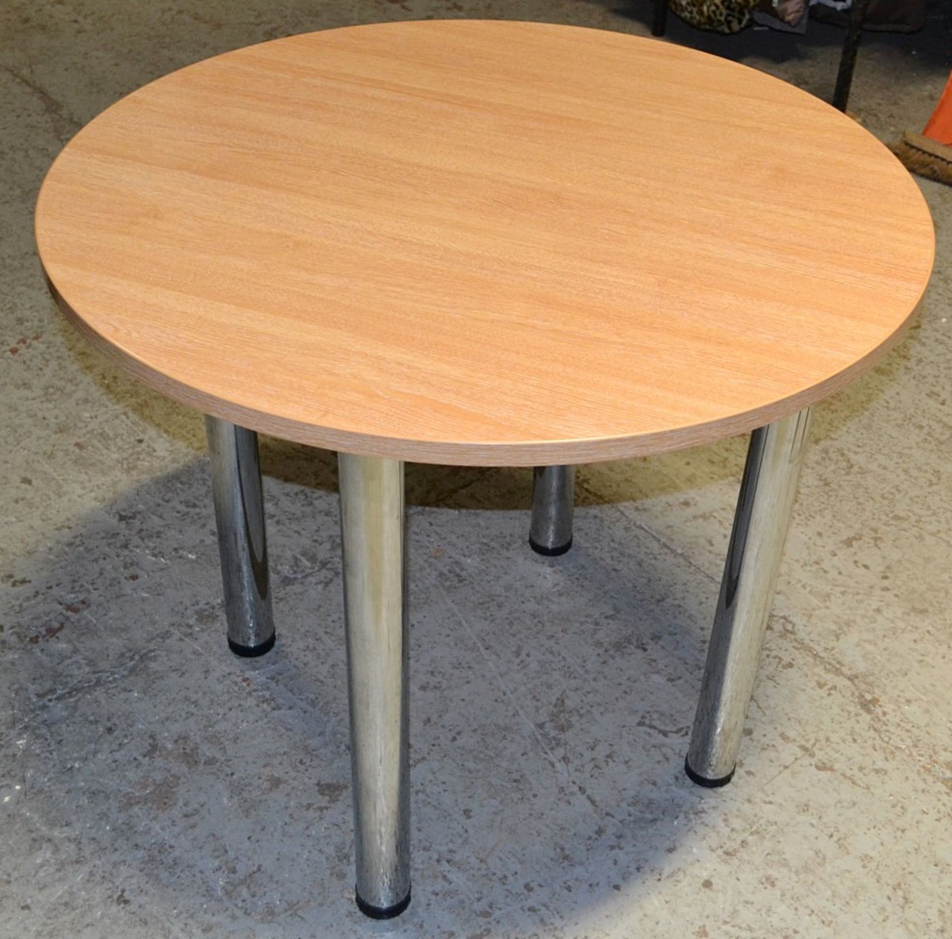 1 x Round Office Table With "Brevettato Gieffe" Metal Legs - Dimensions: Diameter 90cm x Height 74cm - Image 2 of 3