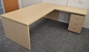 1 x Executives Office Desk With Three Drawer Pedestal - Attractive Birch Finish With 4cm Thick