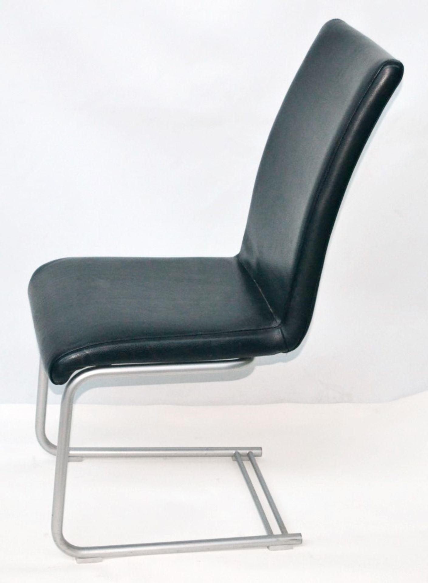 6 x Matching VENJAKOB "Let's Go" Dining Chairs - Expertly Upholstered In Black Leather With Metal Ca - Bild 7 aus 9