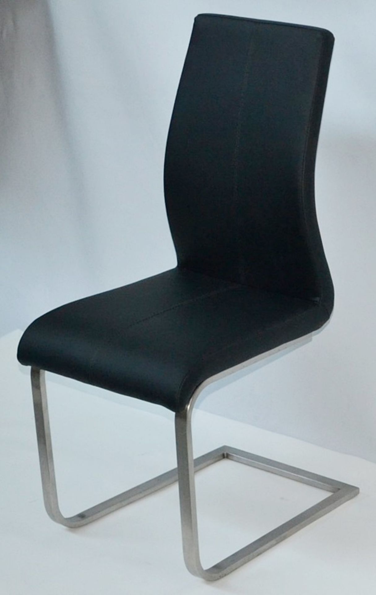 4 x Black Soft Leather Dining Chairs - Featuring A Curved Ergonomic Design With Metal Cantilever Bas - Bild 3 aus 4