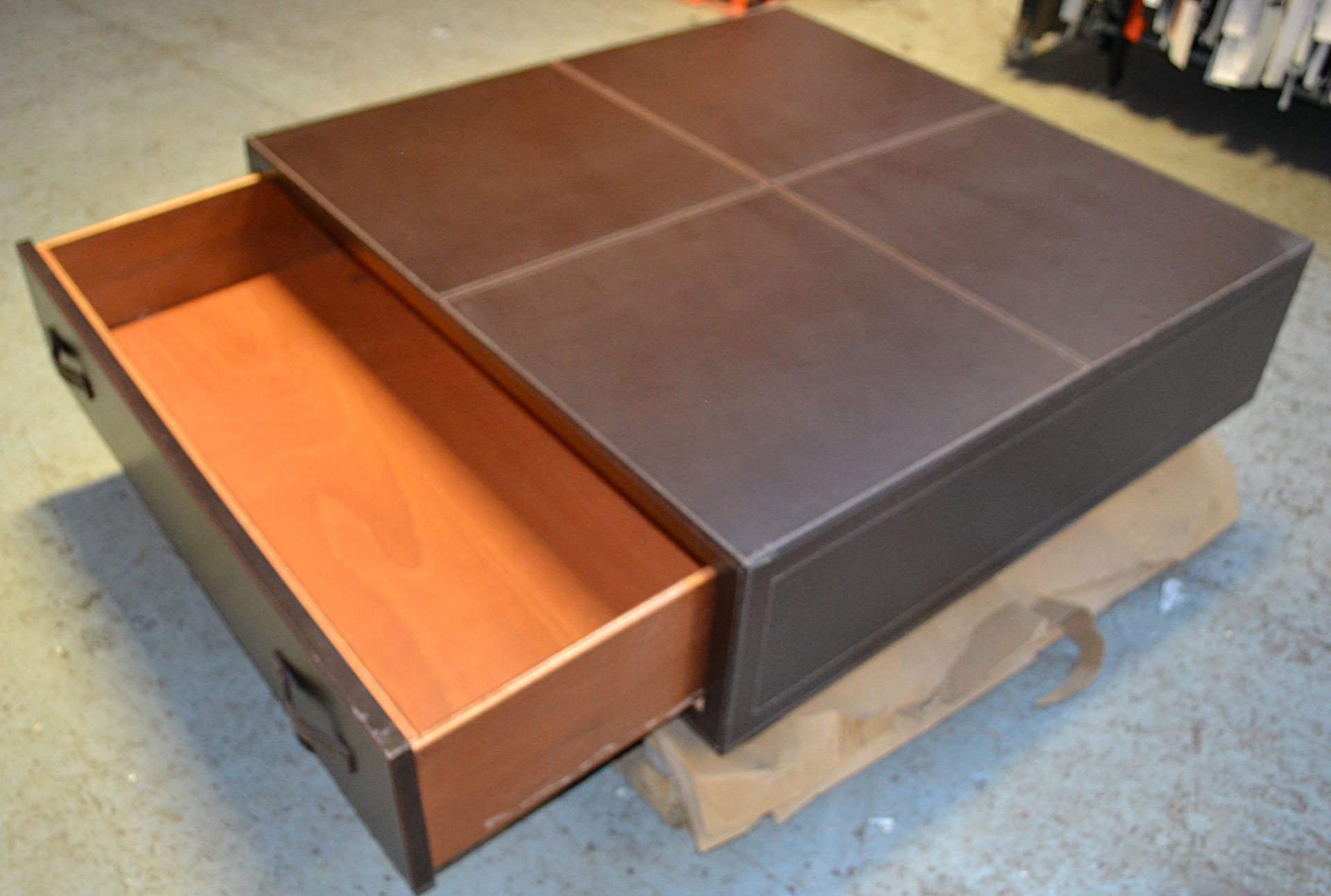 1 x Large Brown Leather Clad Coffee Table With 2-Drawer Storage - Dimensions: 120 x 120 x H31cm - CL - Image 2 of 11