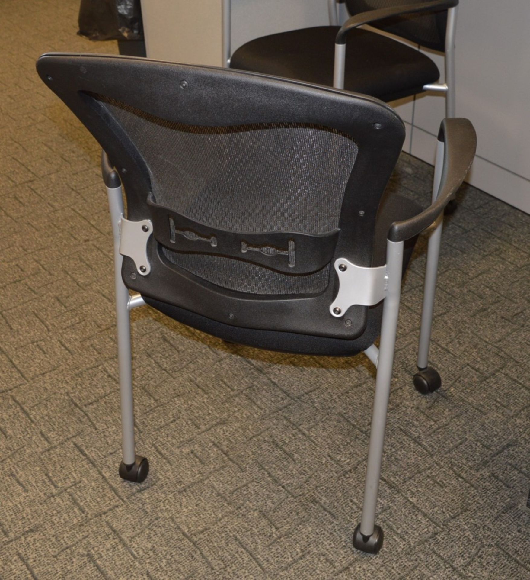 4 x Senator SL829A Office Chairs With Castors - Ergonomical Chairs With Armrests - High Quality - Image 4 of 5